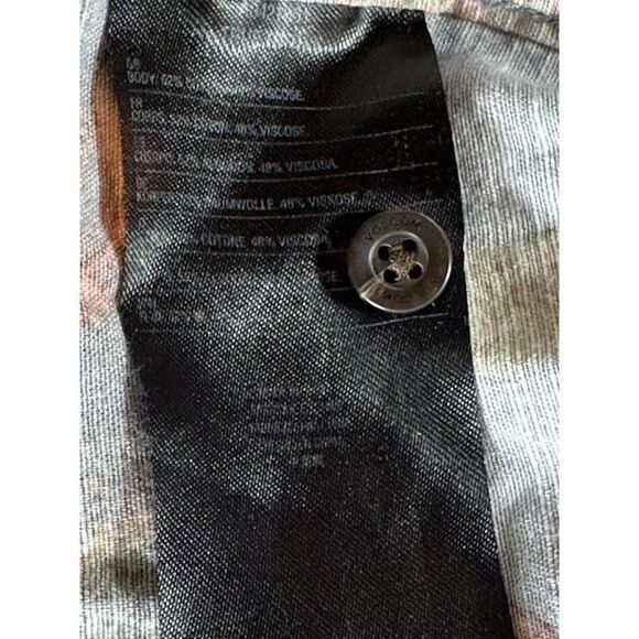 Volcom Modern Fit Short Sleeve Button Front‎ Stitched Design Shirt Mens Large - Picture 6 of 7